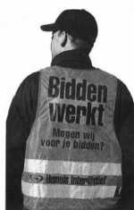 Ajax-supporters vouwen massaal hun handen